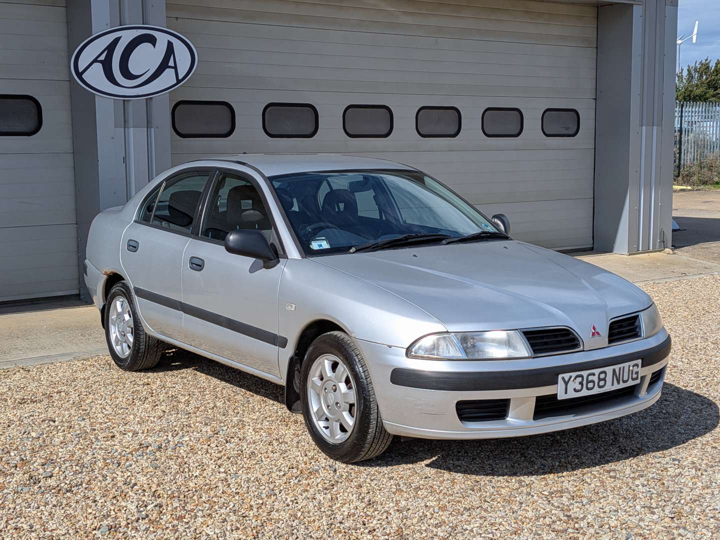 <p>2001 MITSUBISHI CARISMA EQUIPPE GDI</p>