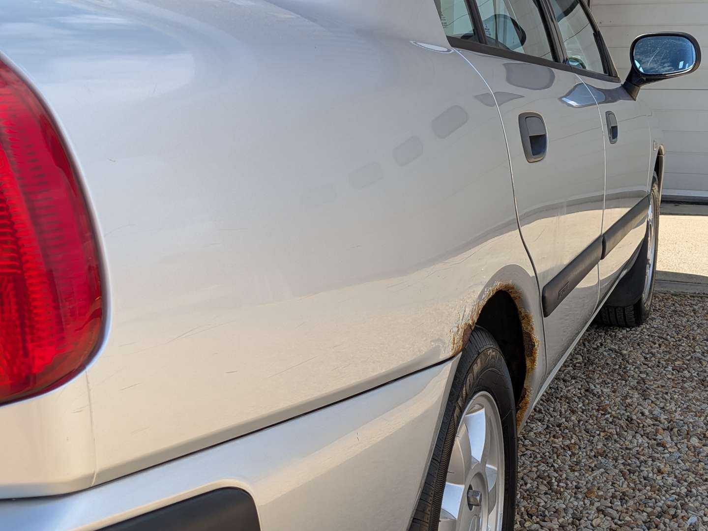 <p>2001 MITSUBISHI CARISMA EQUIPPE GDI</p>