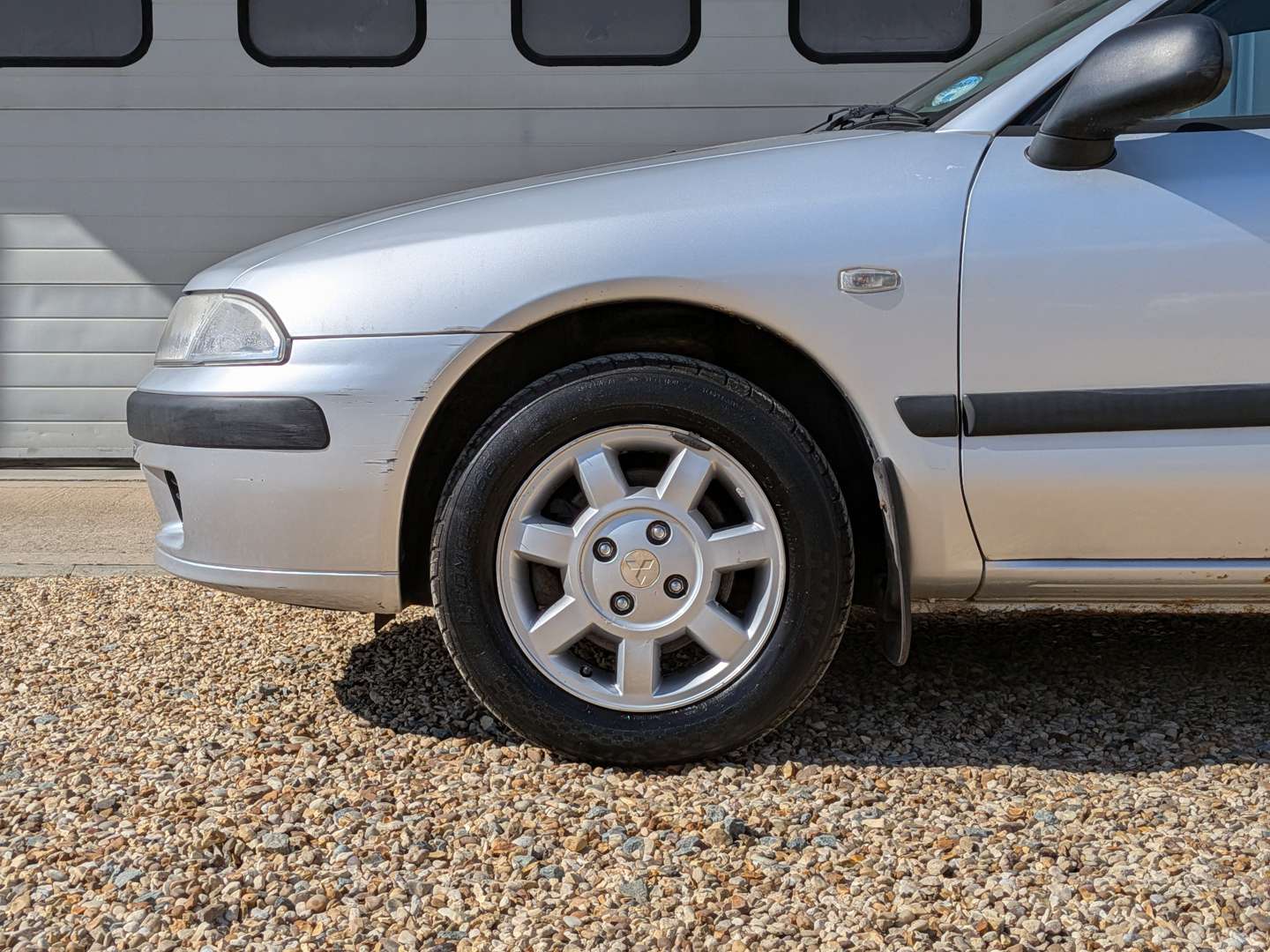 <p>2001 MITSUBISHI CARISMA EQUIPPE GDI</p>