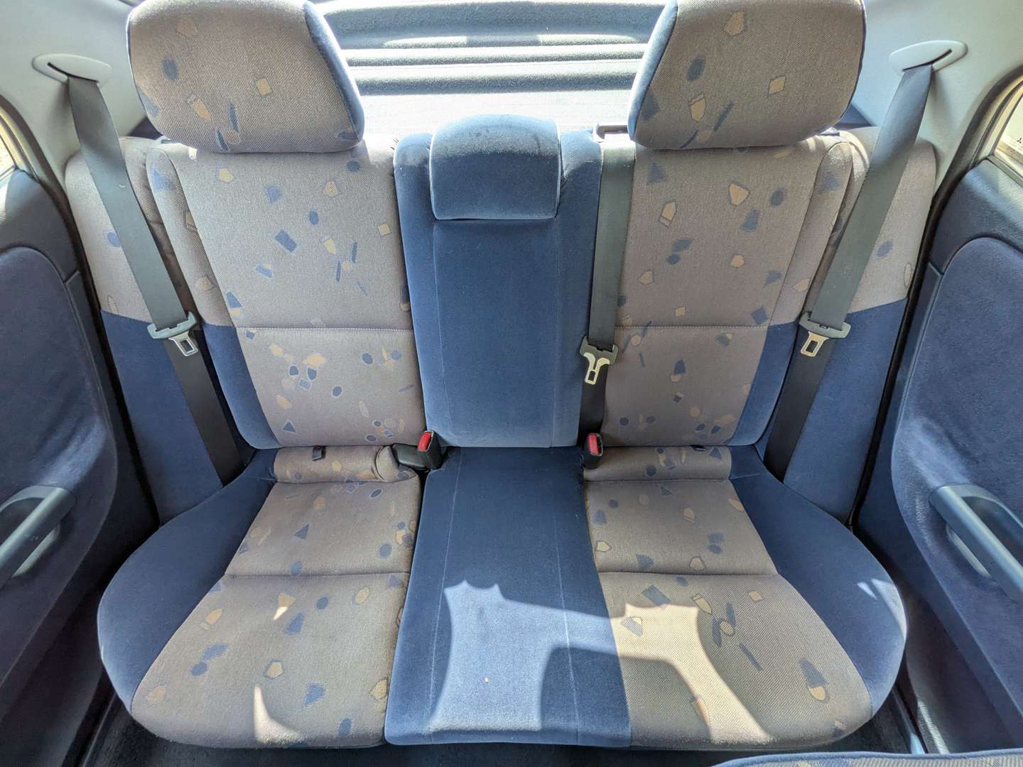 <p>2001 MITSUBISHI CARISMA EQUIPPE GDI</p>