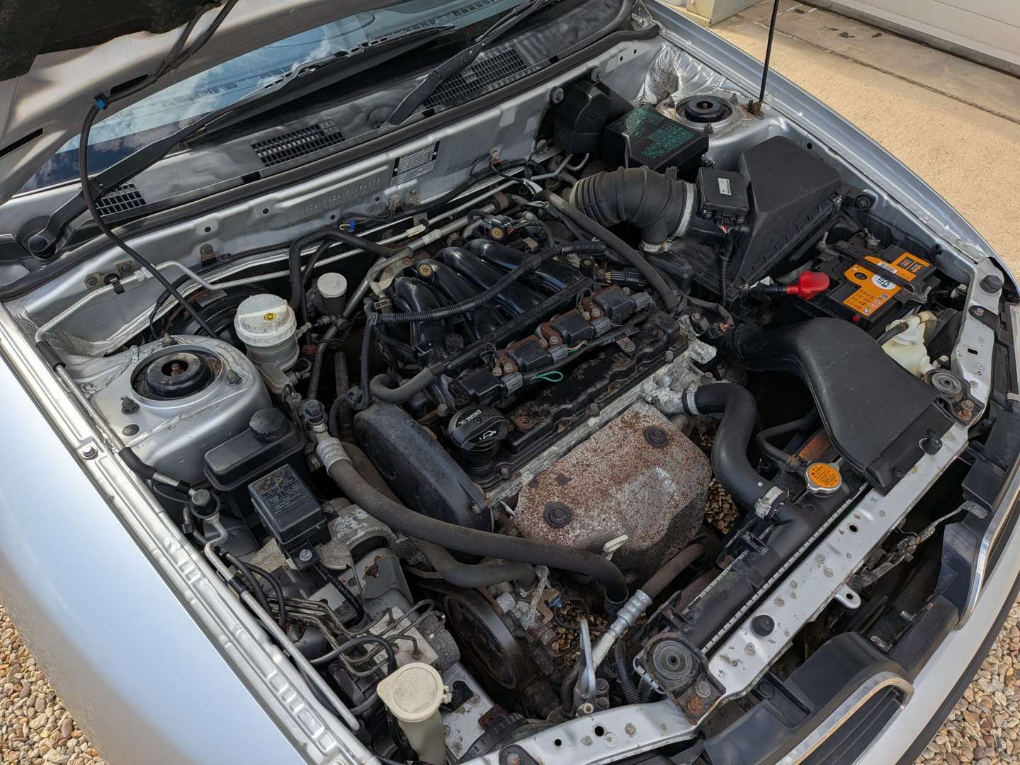 <p>2001 MITSUBISHI CARISMA EQUIPPE GDI</p>