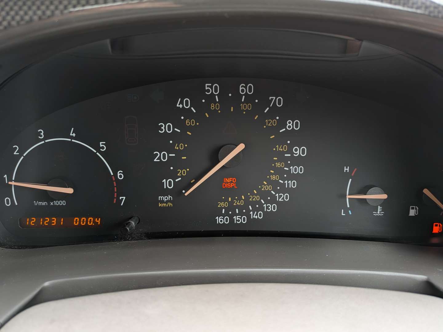 <p>2002 SAAB 9-3 SE TURBO</p>