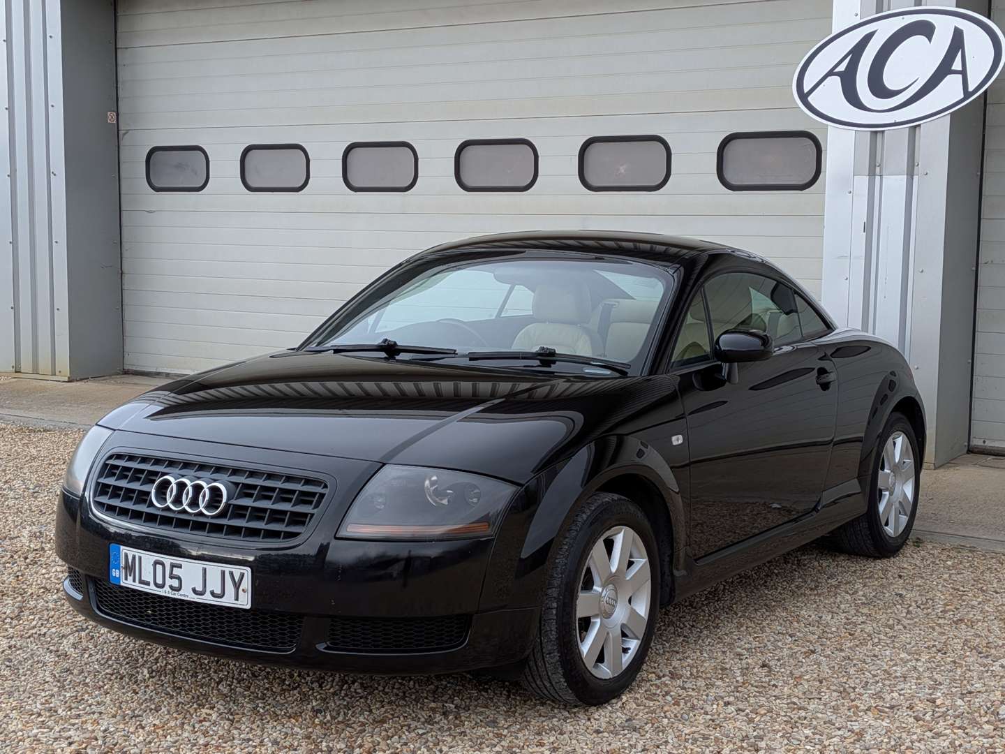 <p>2005 AUDI TT</p>