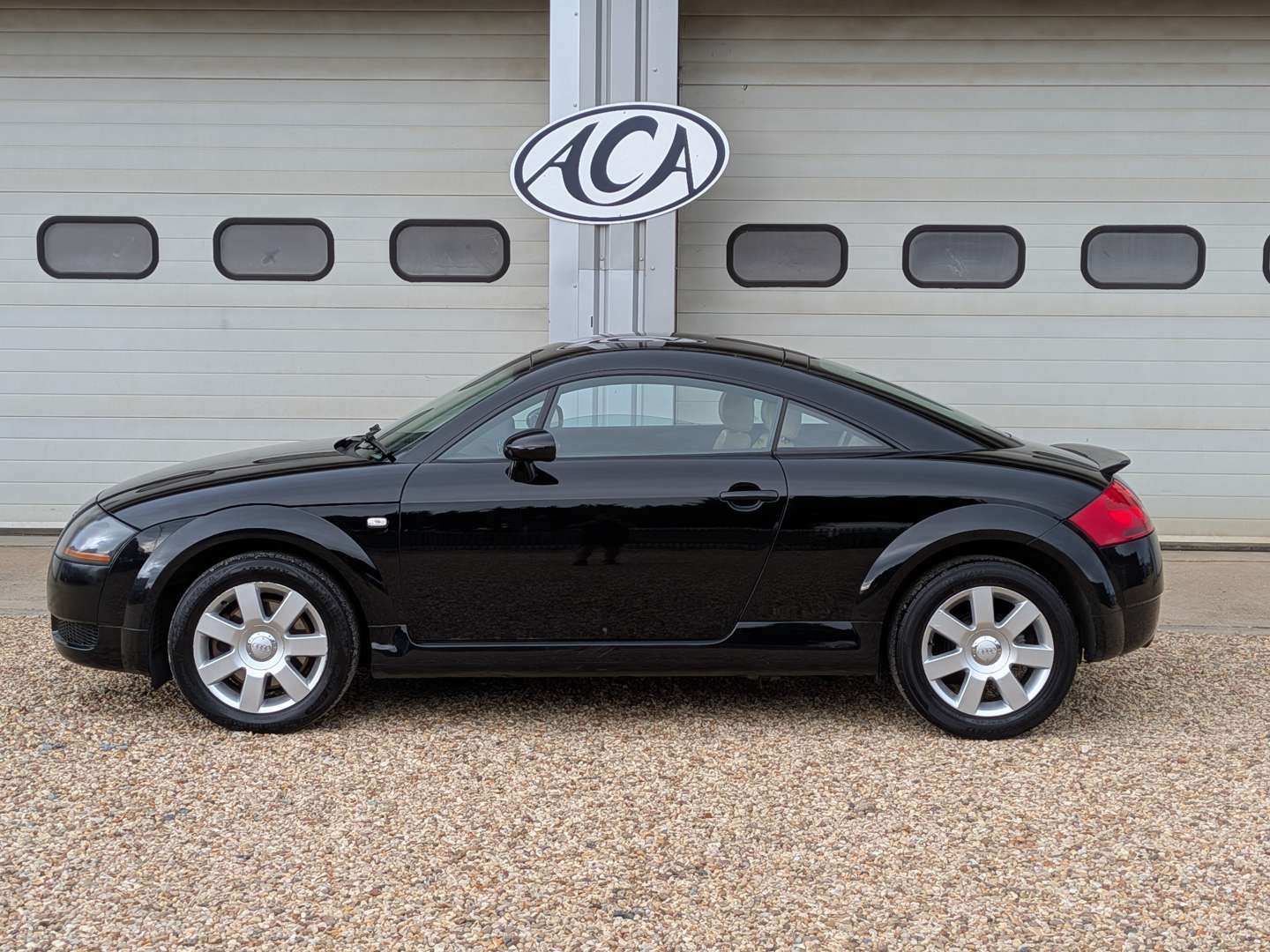 <p>2005 AUDI TT</p>