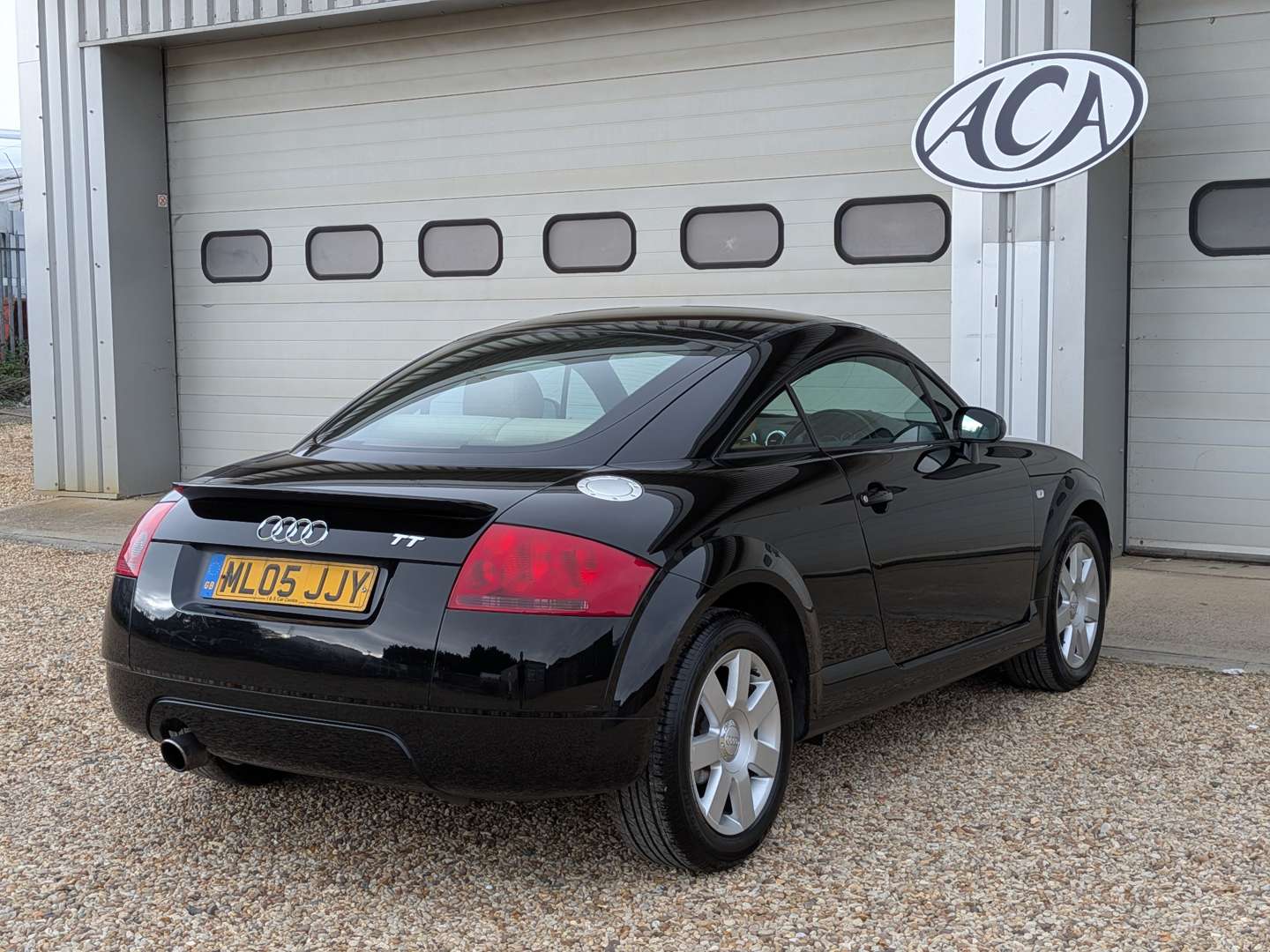 <p>2005 AUDI TT</p>