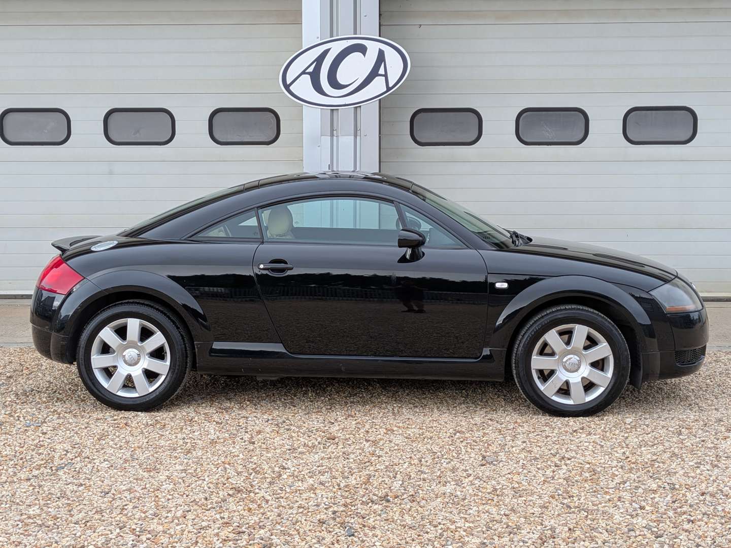 <p>2005 AUDI TT</p>