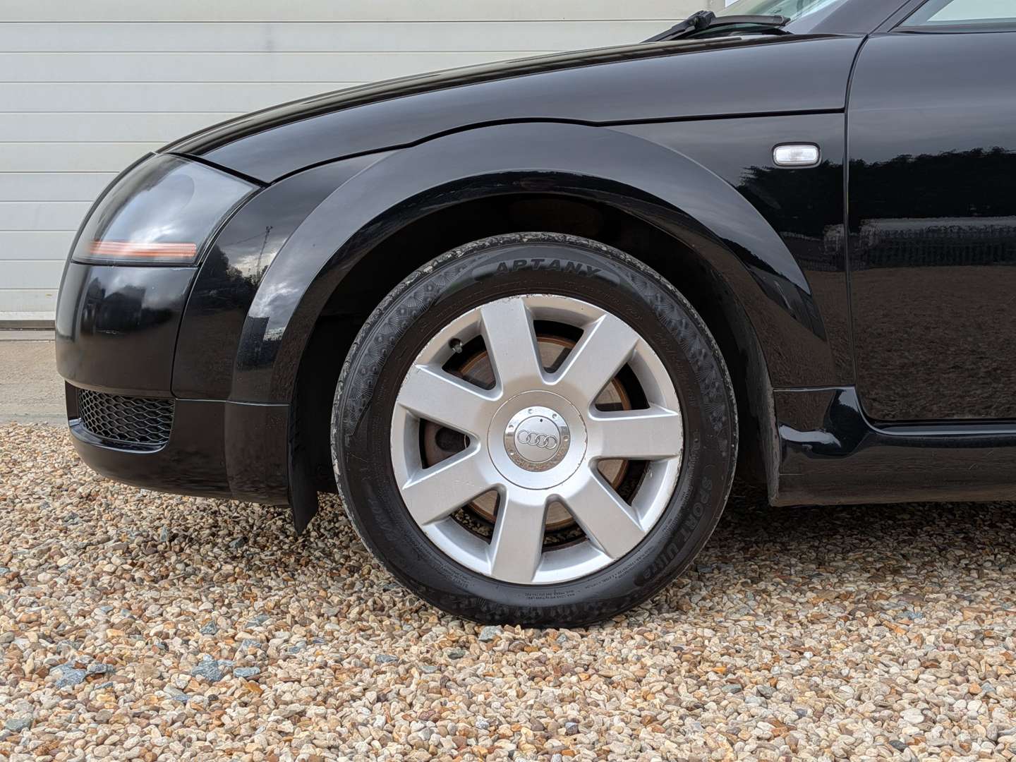<p>2005 AUDI TT</p>