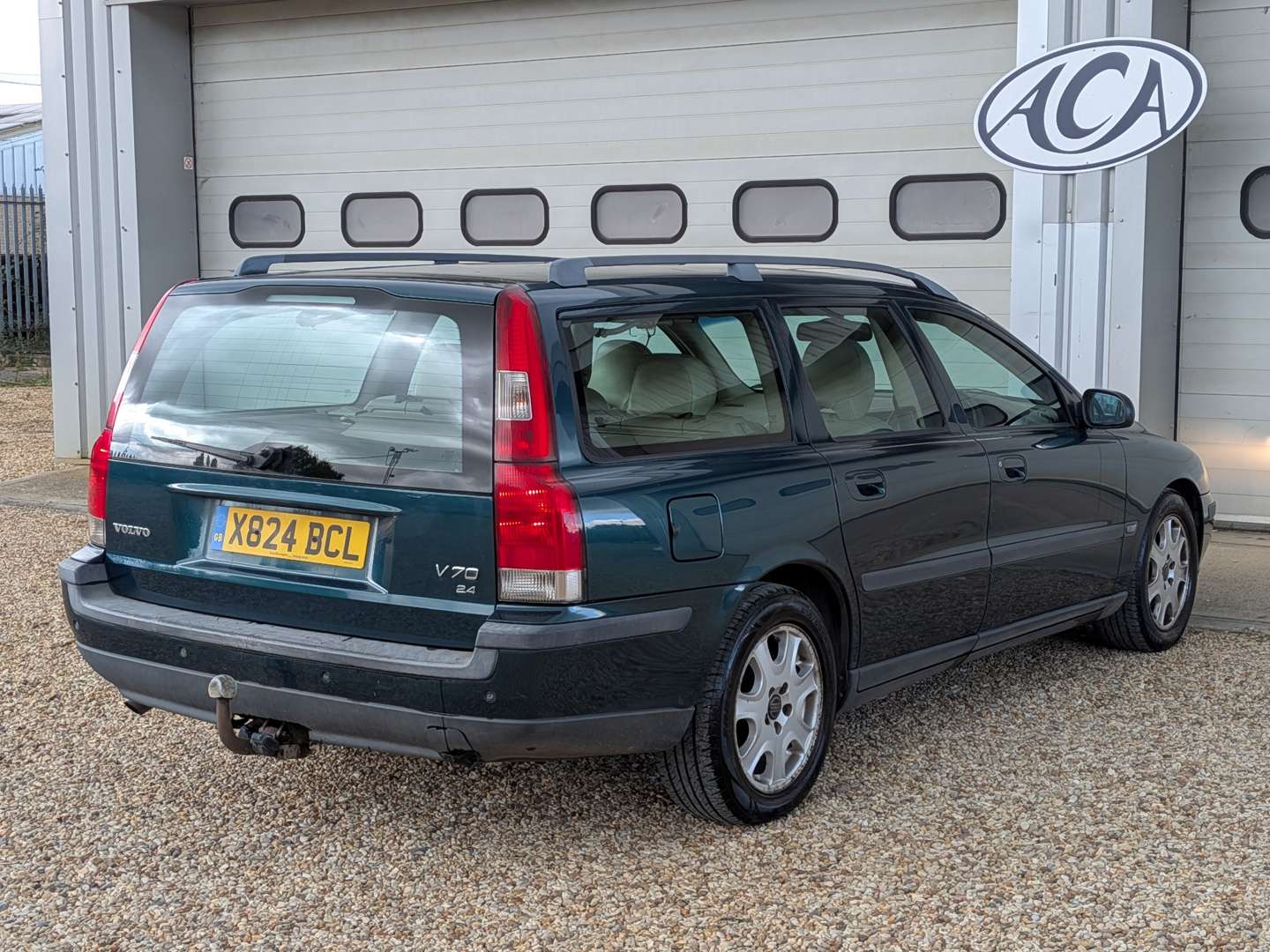 <p>2001 VOLVO V70</p>