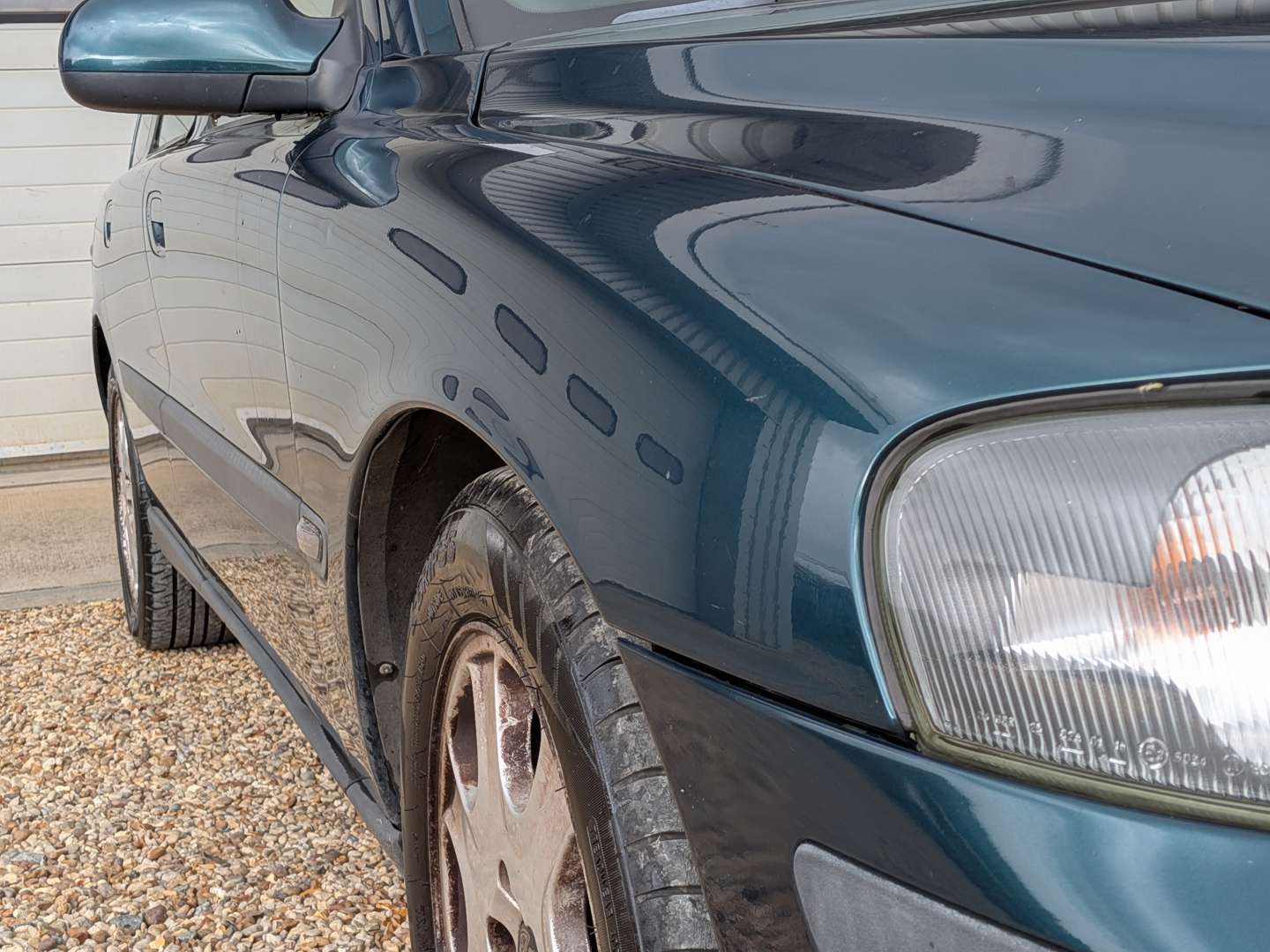 <p>2001 VOLVO V70</p>