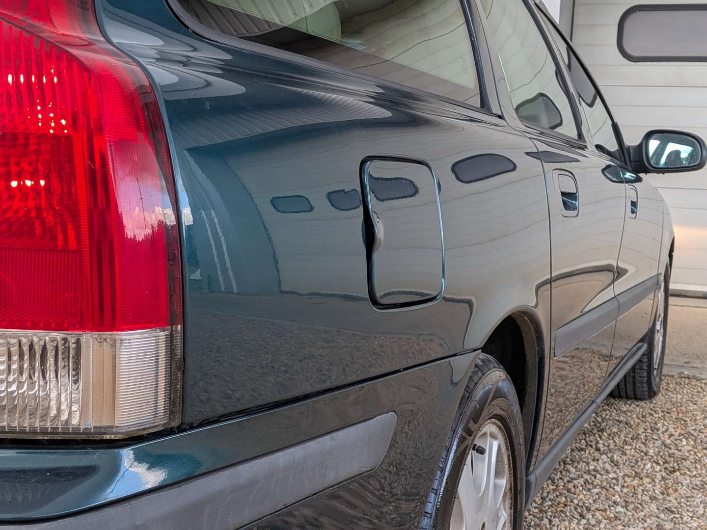<p>2001 VOLVO V70</p>
