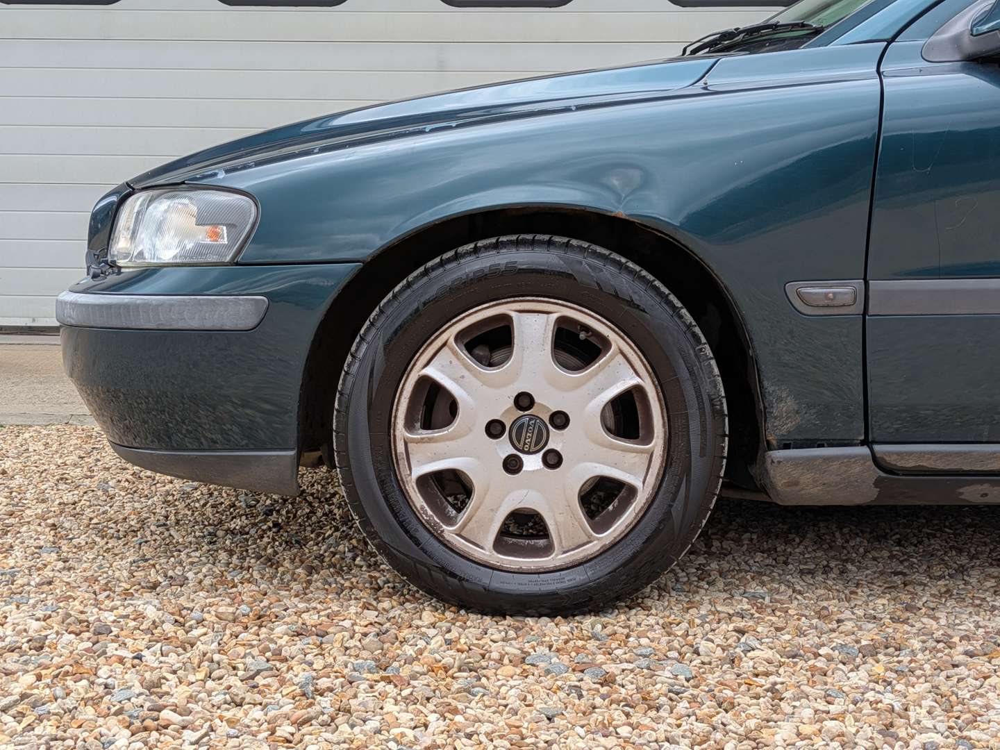 <p>2001 VOLVO V70</p>