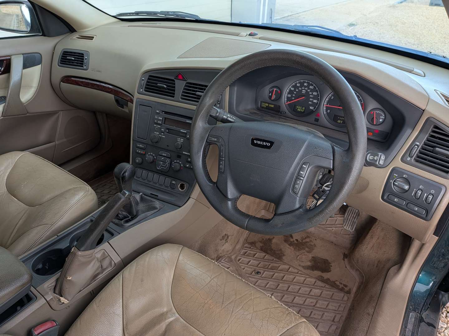 <p>2001 VOLVO V70</p>