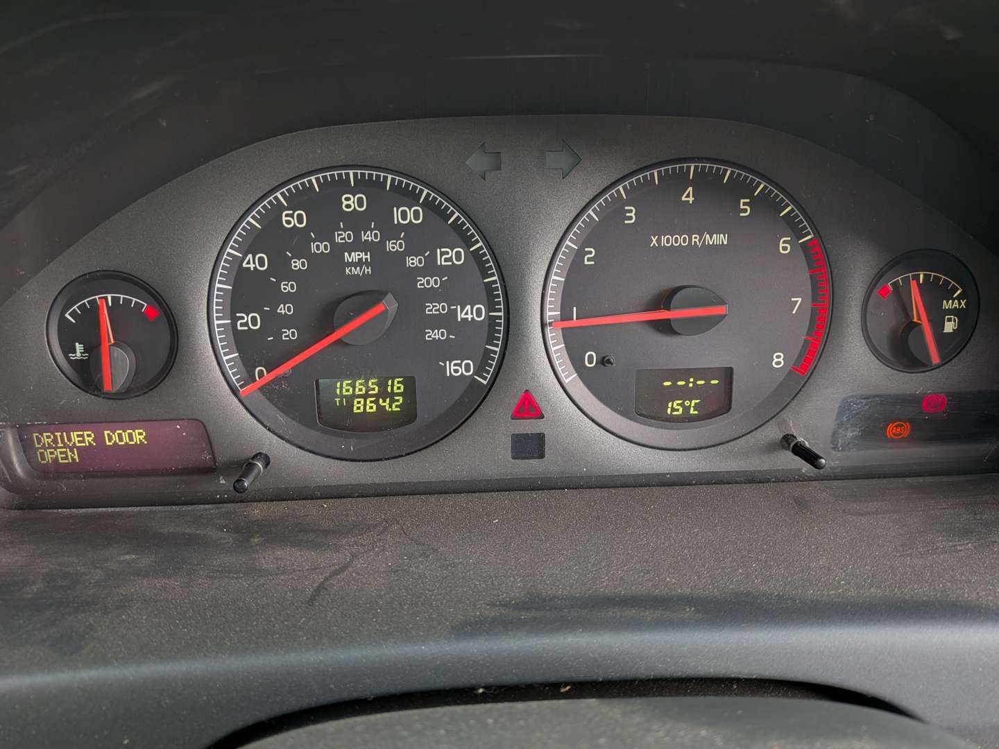 <p>2001 VOLVO V70</p>