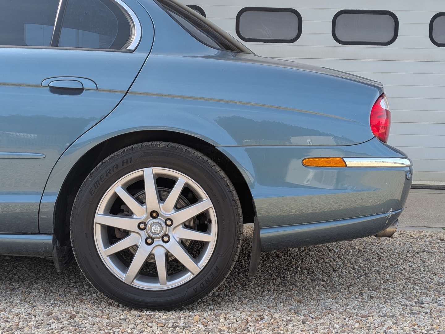 <p>2000 JAGUAR S-TYPE V6 SE AUTO</p>