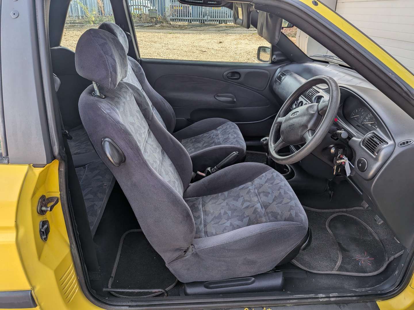 <p>1996 FORD ESCORT CALYPSO CABRIOLET</p>