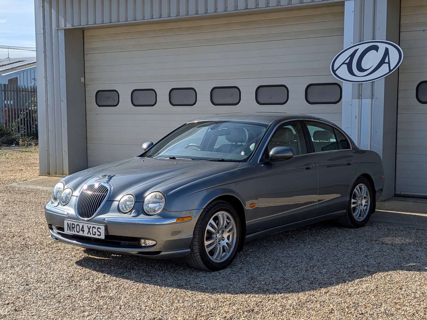 <p>2004 JAGUAR S-TYPE V6 SE AUTO</p>