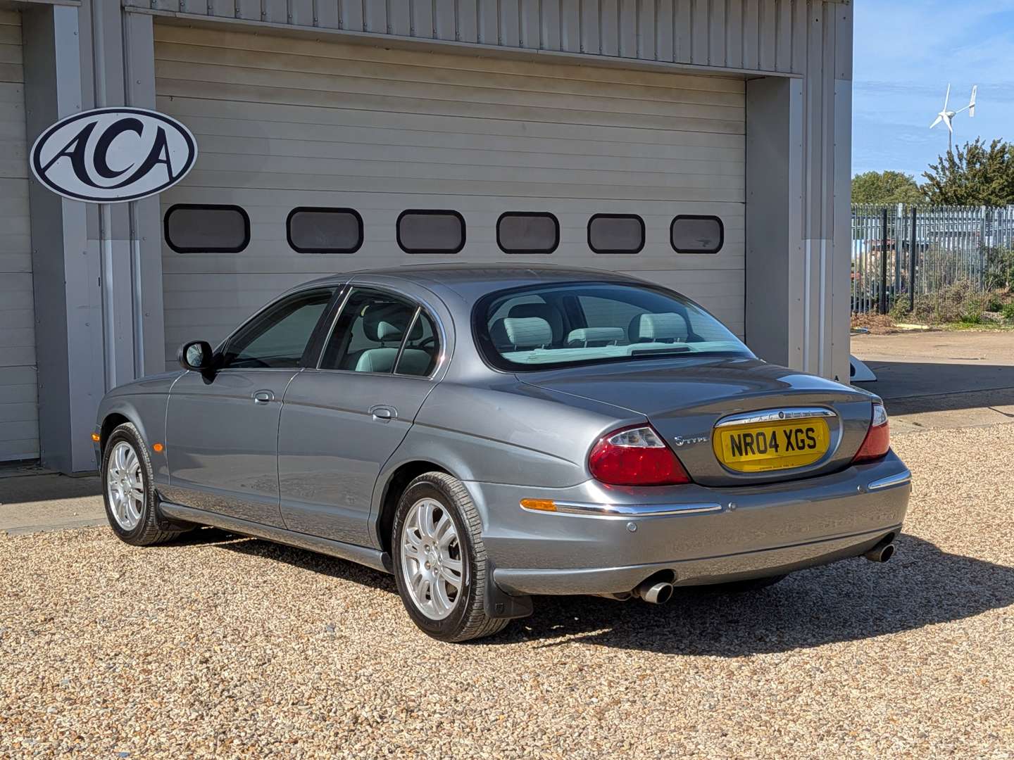 <p>2004 JAGUAR S-TYPE V6 SE AUTO</p>