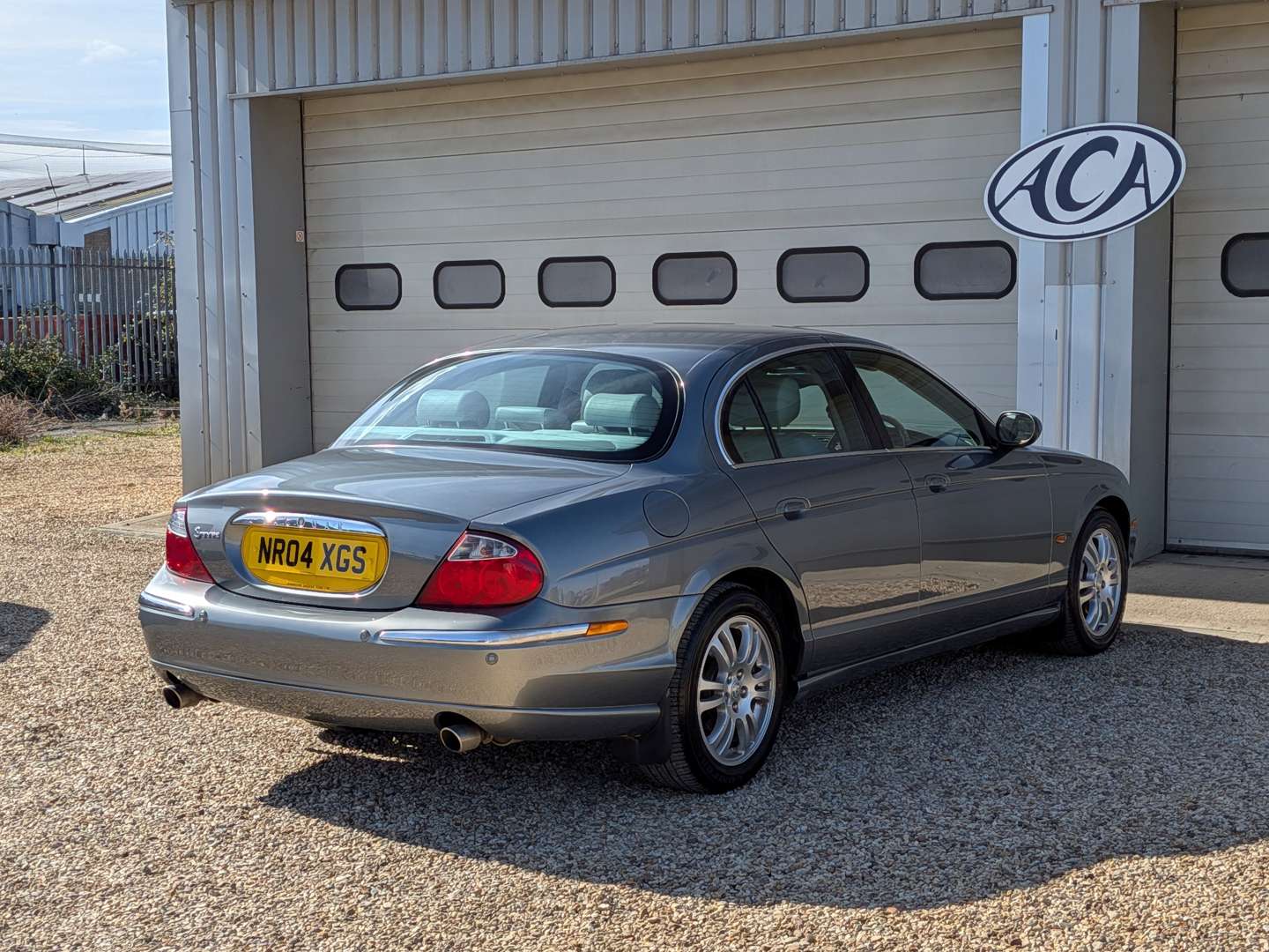<p>2004 JAGUAR S-TYPE V6 SE AUTO</p>
