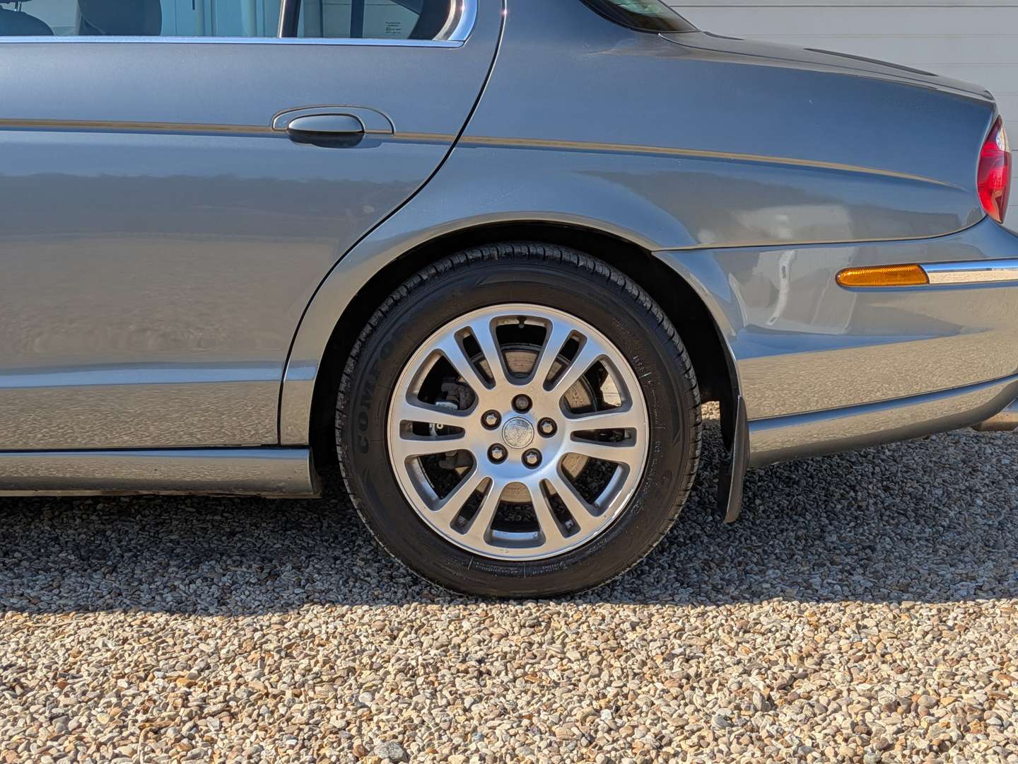 <p>2004 JAGUAR S-TYPE V6 SE AUTO</p>