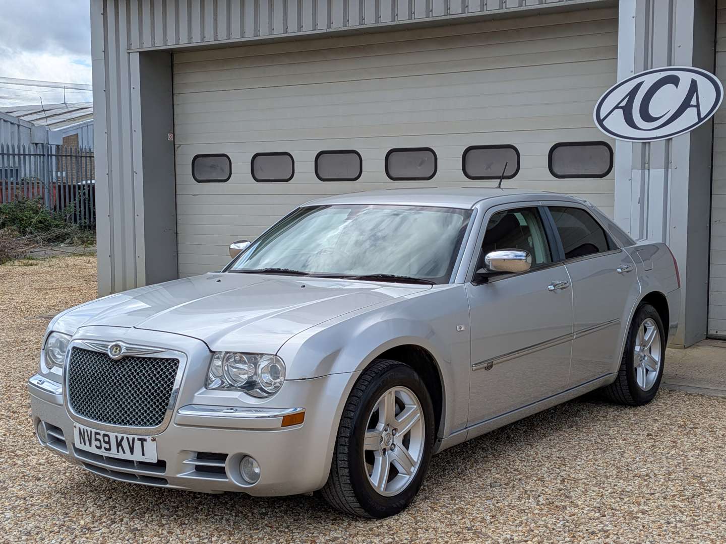 <p>2009 CHRYSLER 300C CRD AUTO</p>