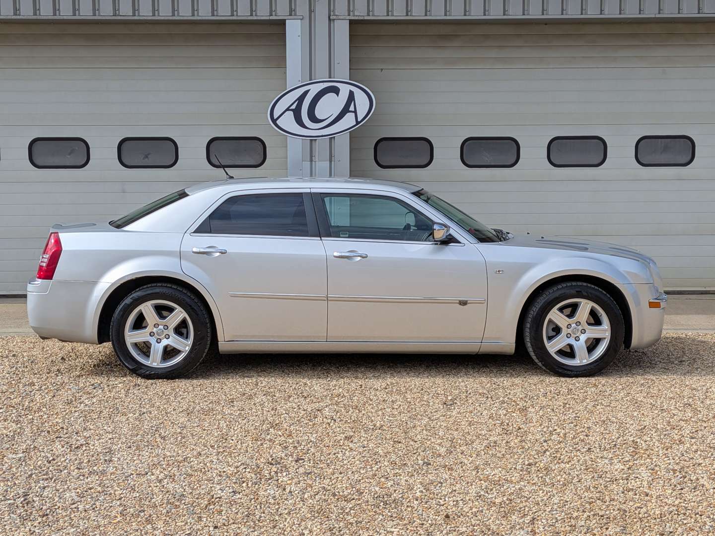 <p>2009 CHRYSLER 300C CRD AUTO</p>