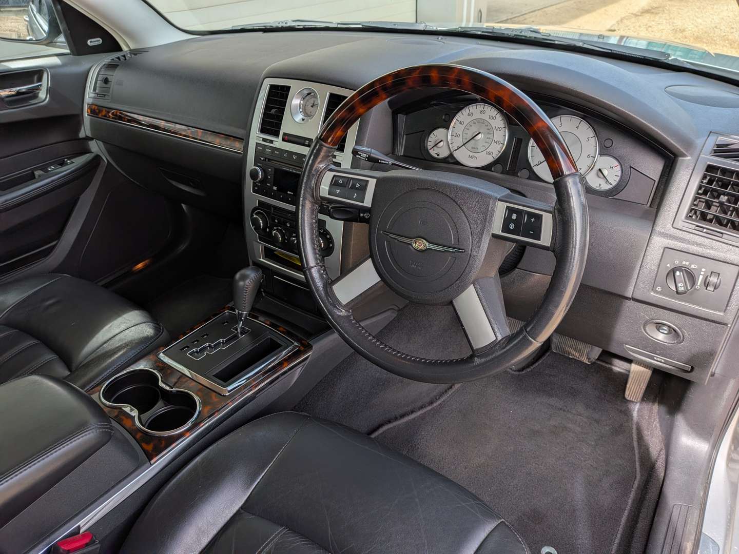 <p>2009 CHRYSLER 300C CRD AUTO</p>