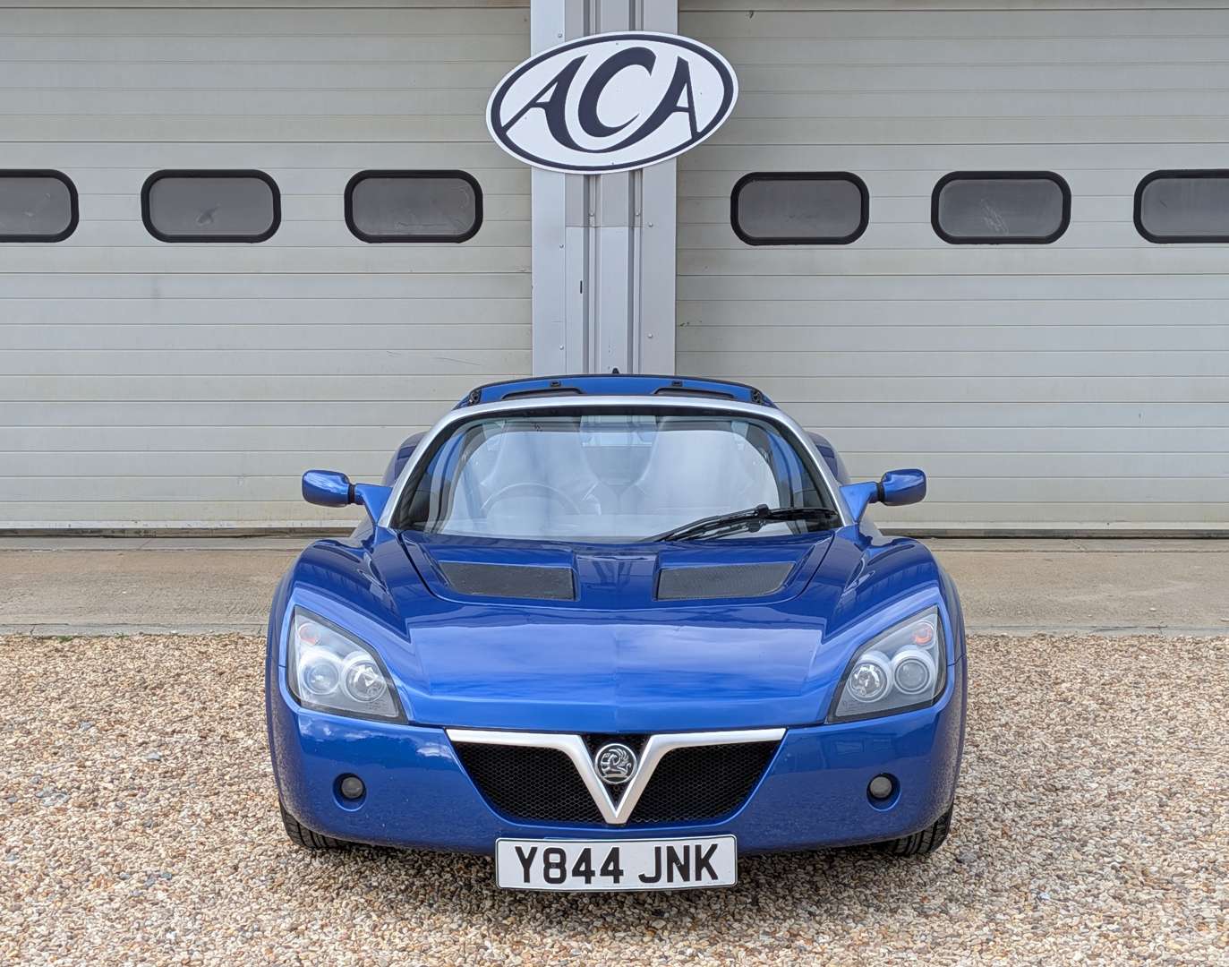 <p>2001 VAUXHALL VX 220 CONVERTIBLE</p>