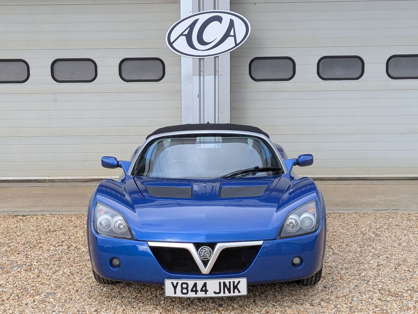 <p>2001 VAUXHALL VX 220 CONVERTIBLE</p>