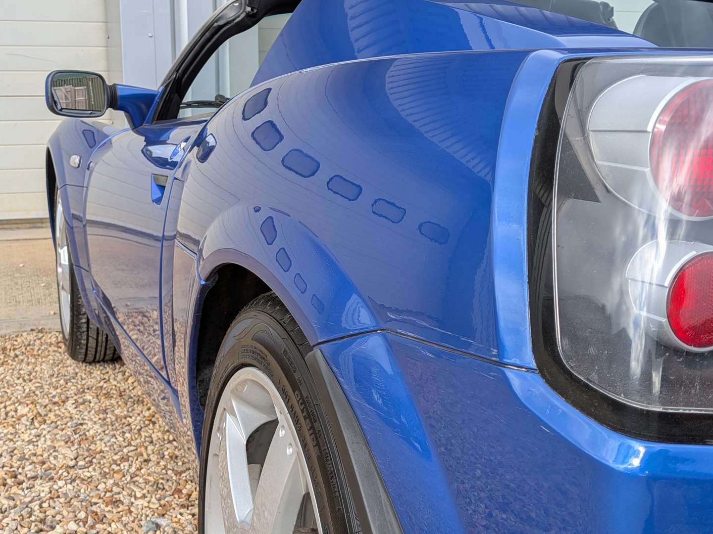 <p>2001 VAUXHALL VX 220 CONVERTIBLE</p>