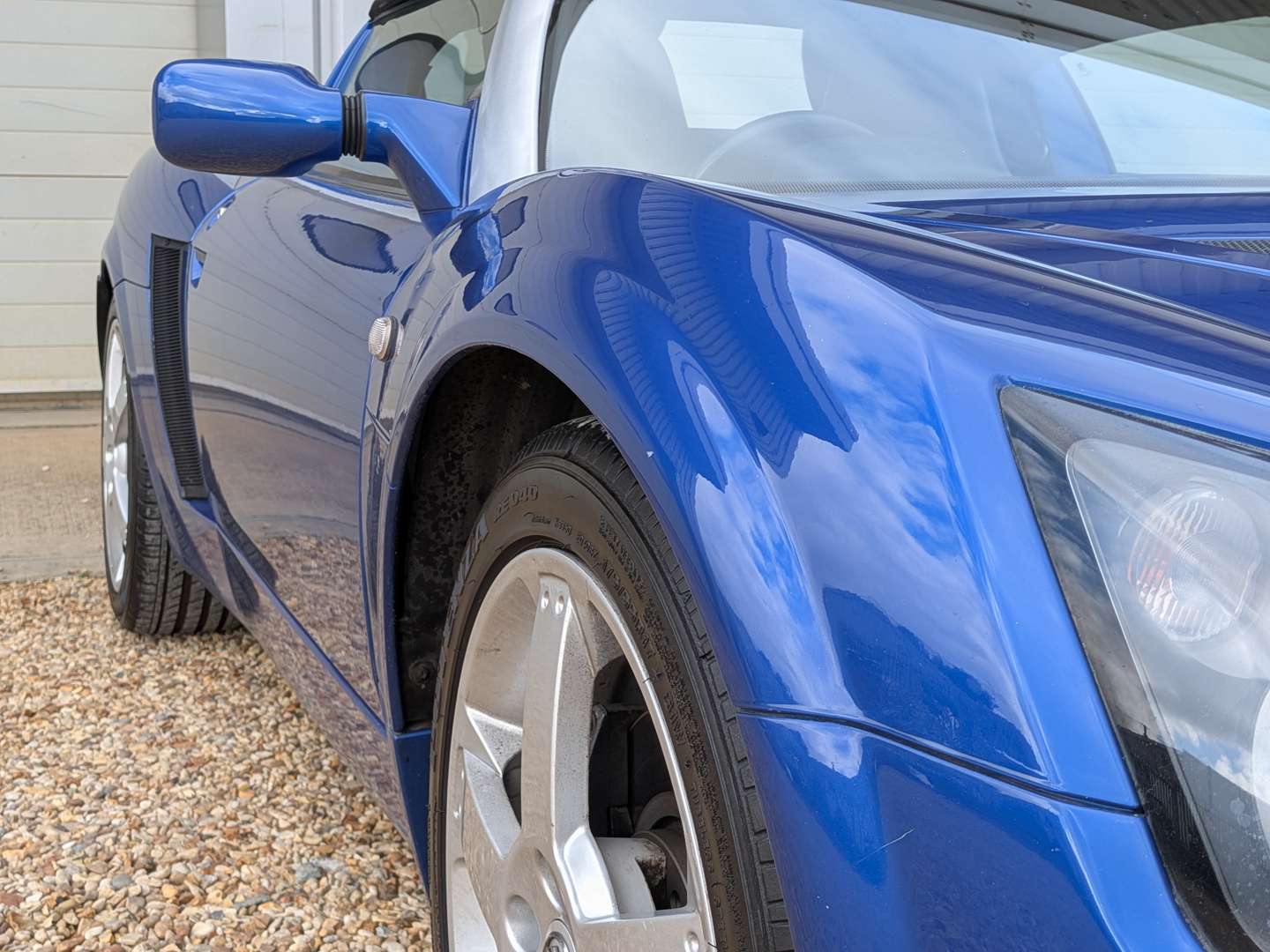 <p>2001 VAUXHALL VX 220 CONVERTIBLE</p>