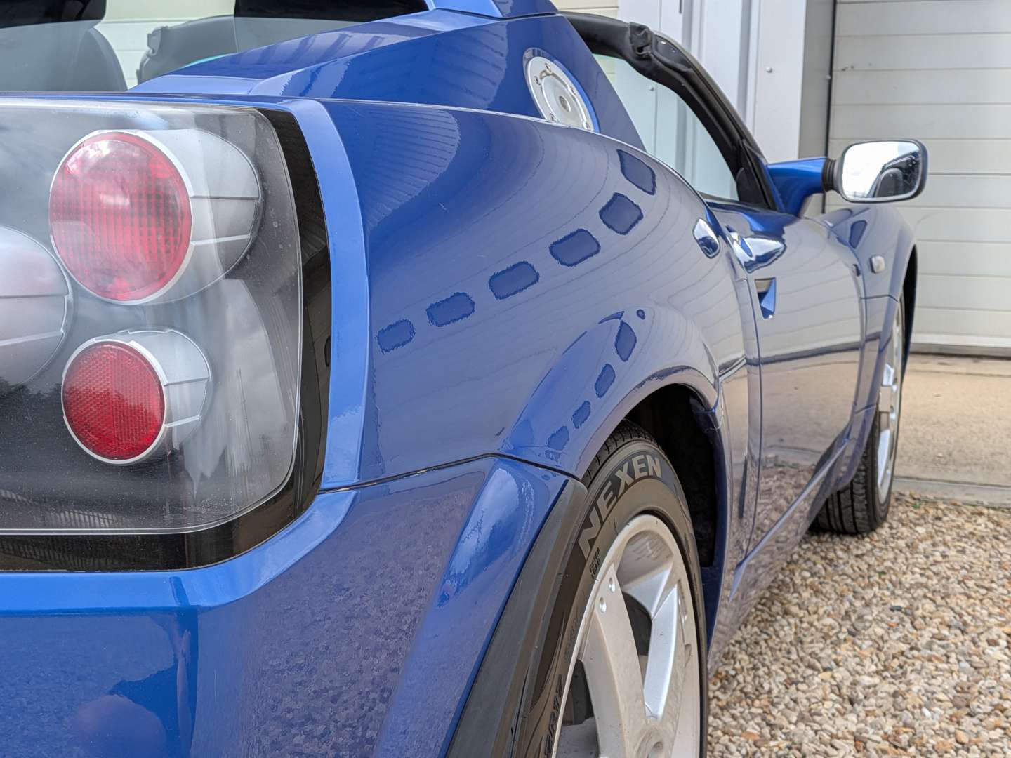 <p>2001 VAUXHALL VX 220 CONVERTIBLE</p>