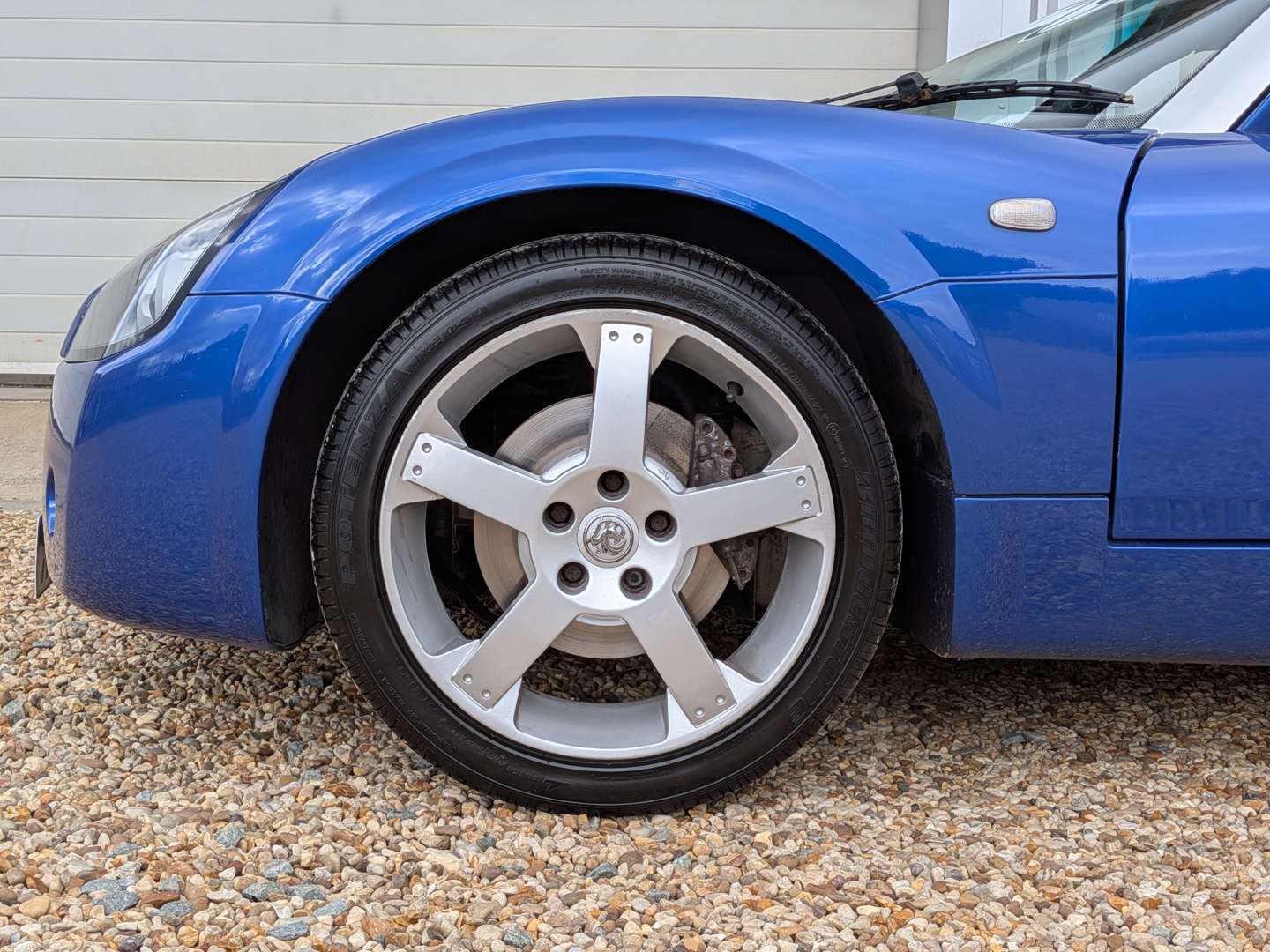 <p>2001 VAUXHALL VX 220 CONVERTIBLE</p>