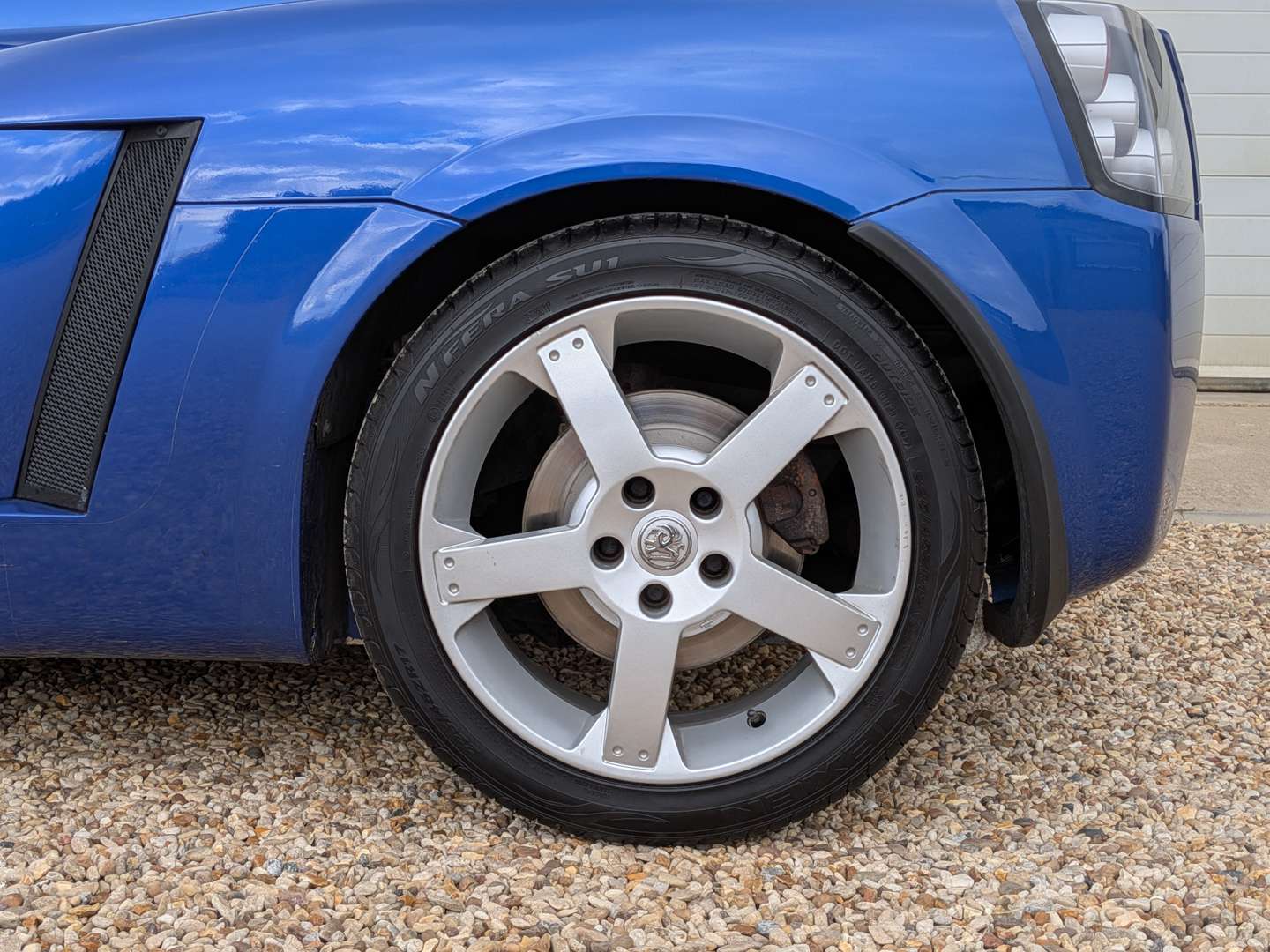 <p>2001 VAUXHALL VX 220 CONVERTIBLE</p>