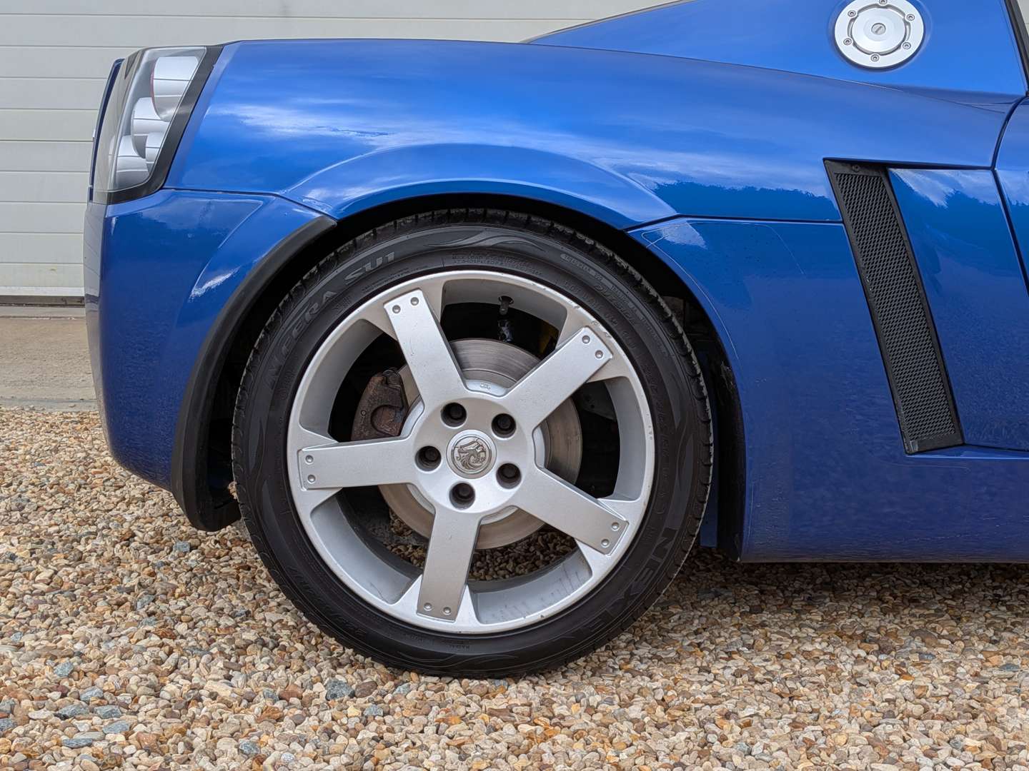 <p>2001 VAUXHALL VX 220 CONVERTIBLE</p>
