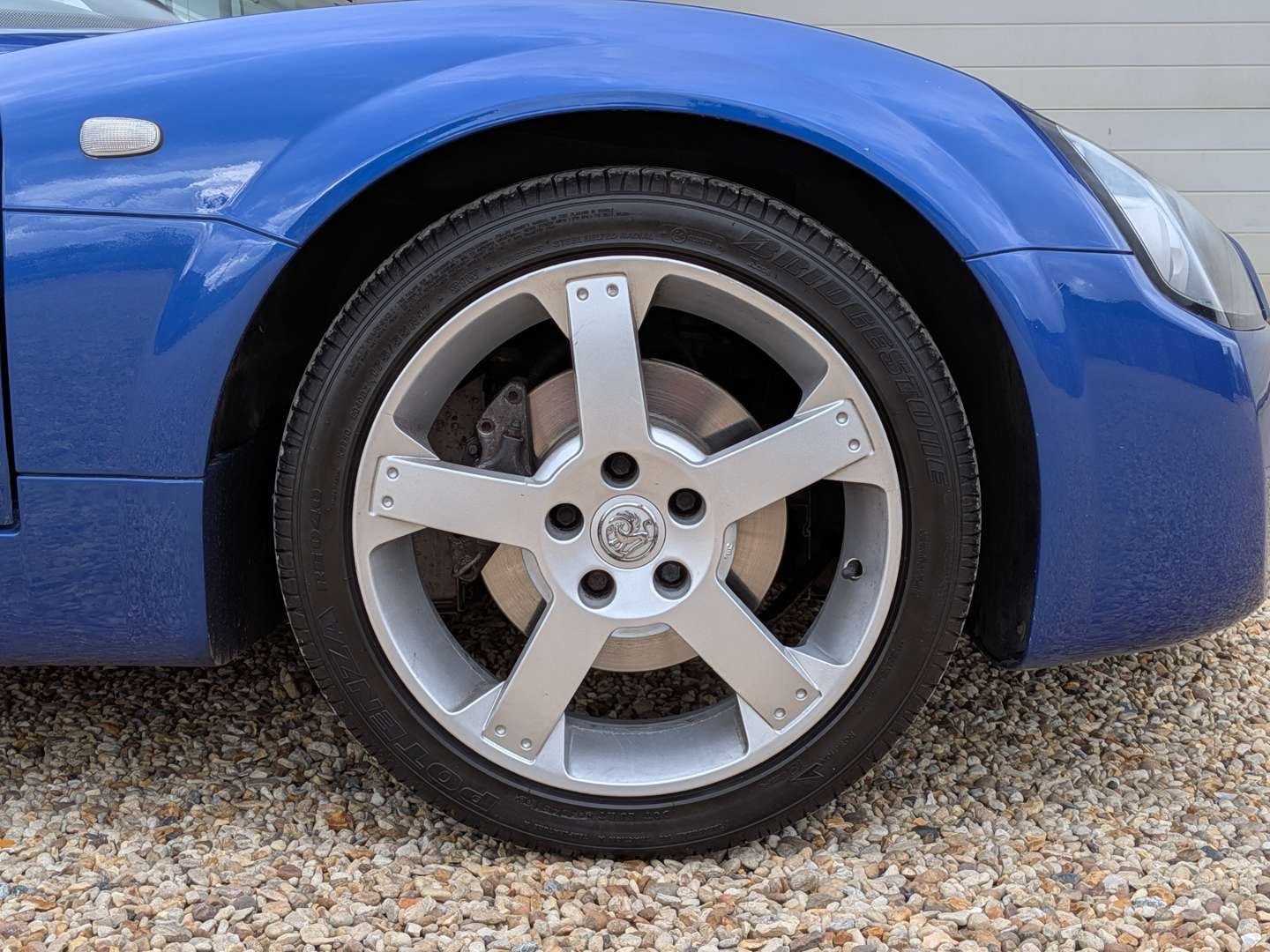 <p>2001 VAUXHALL VX 220 CONVERTIBLE</p>