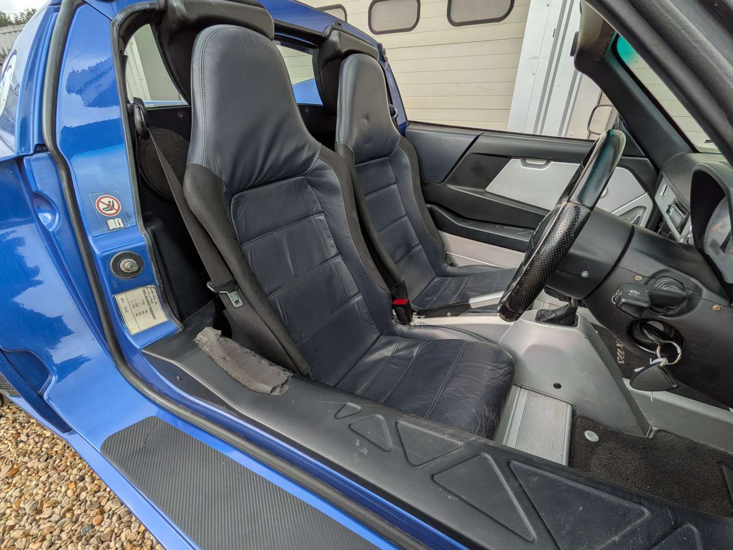 <p>2001 VAUXHALL VX 220 CONVERTIBLE</p>