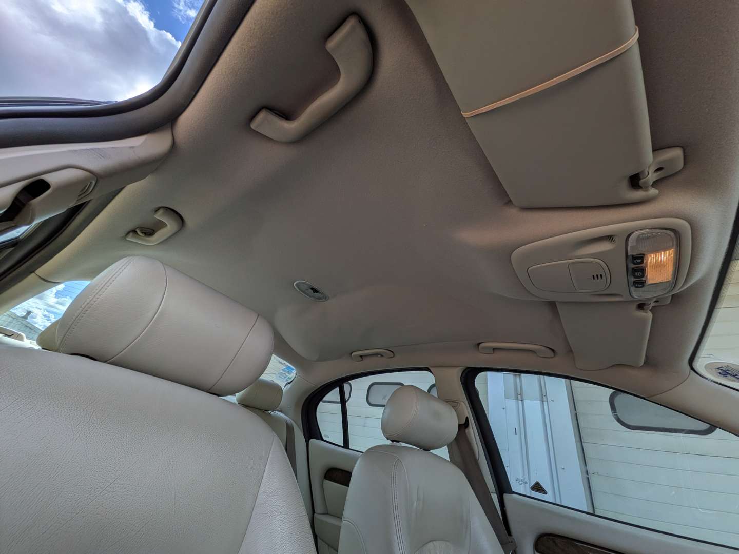 <p>2003 JAGUAR X-TYPE V6 SE AUTO</p>