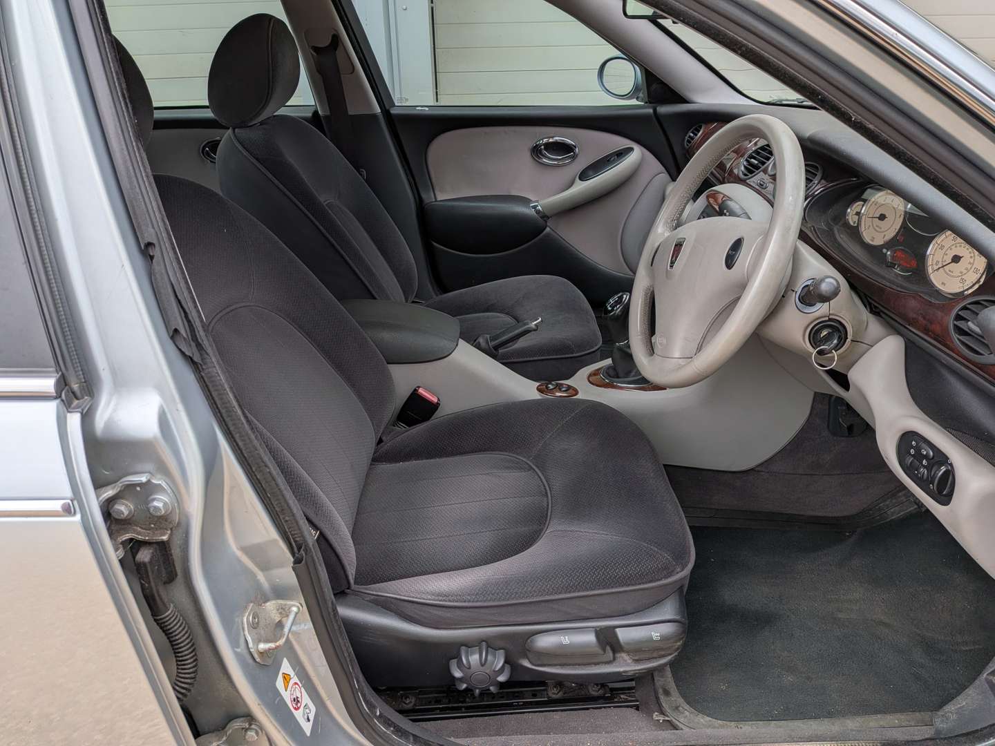 <p>2002 ROVER 75 CLUB SE</p>