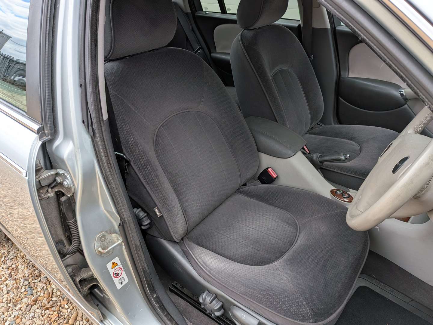 <p>2002 ROVER 75 CLUB SE</p>