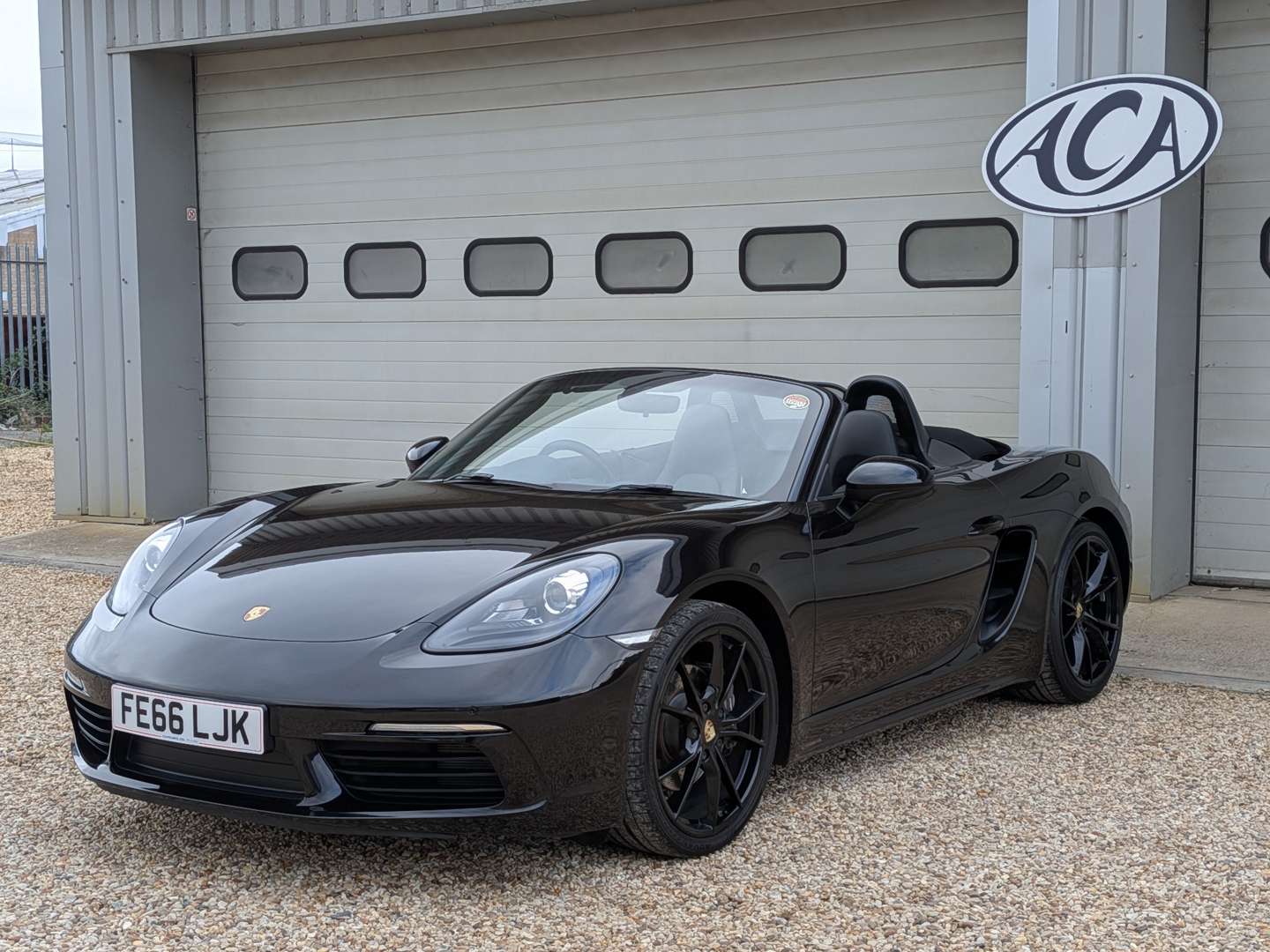 <p>2017 PORSCHE 718 BOXSTER</p>