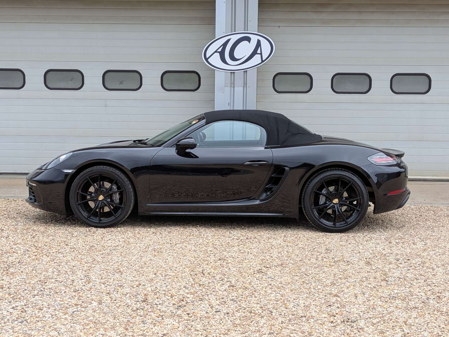 <p>2017 PORSCHE 718 BOXSTER</p>