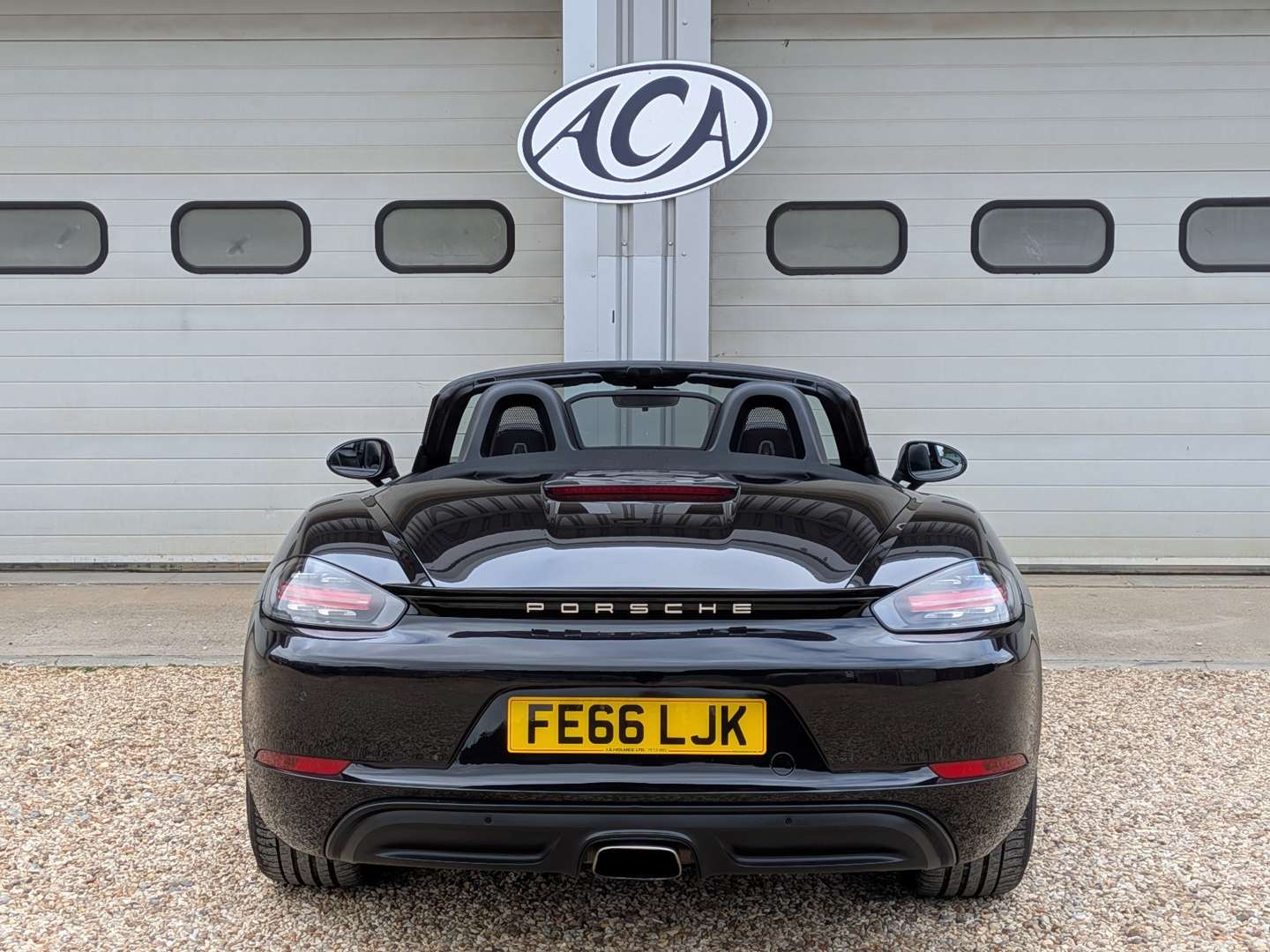 <p>2017 PORSCHE 718 BOXSTER</p>