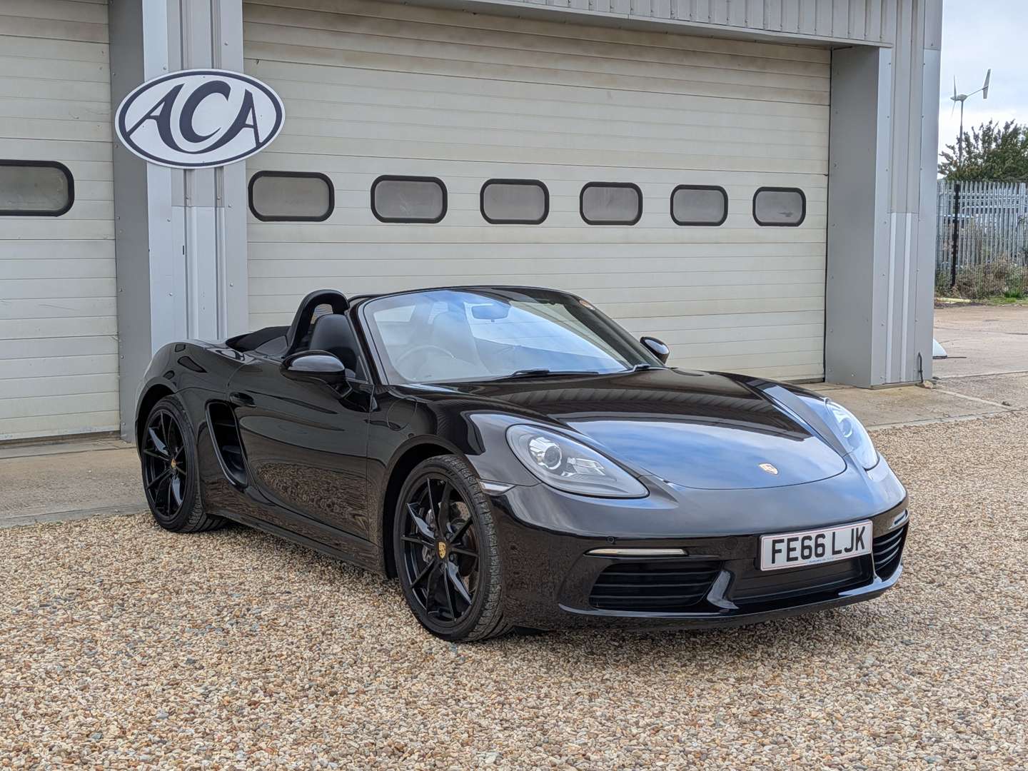 <p>2017 PORSCHE 718 BOXSTER</p>