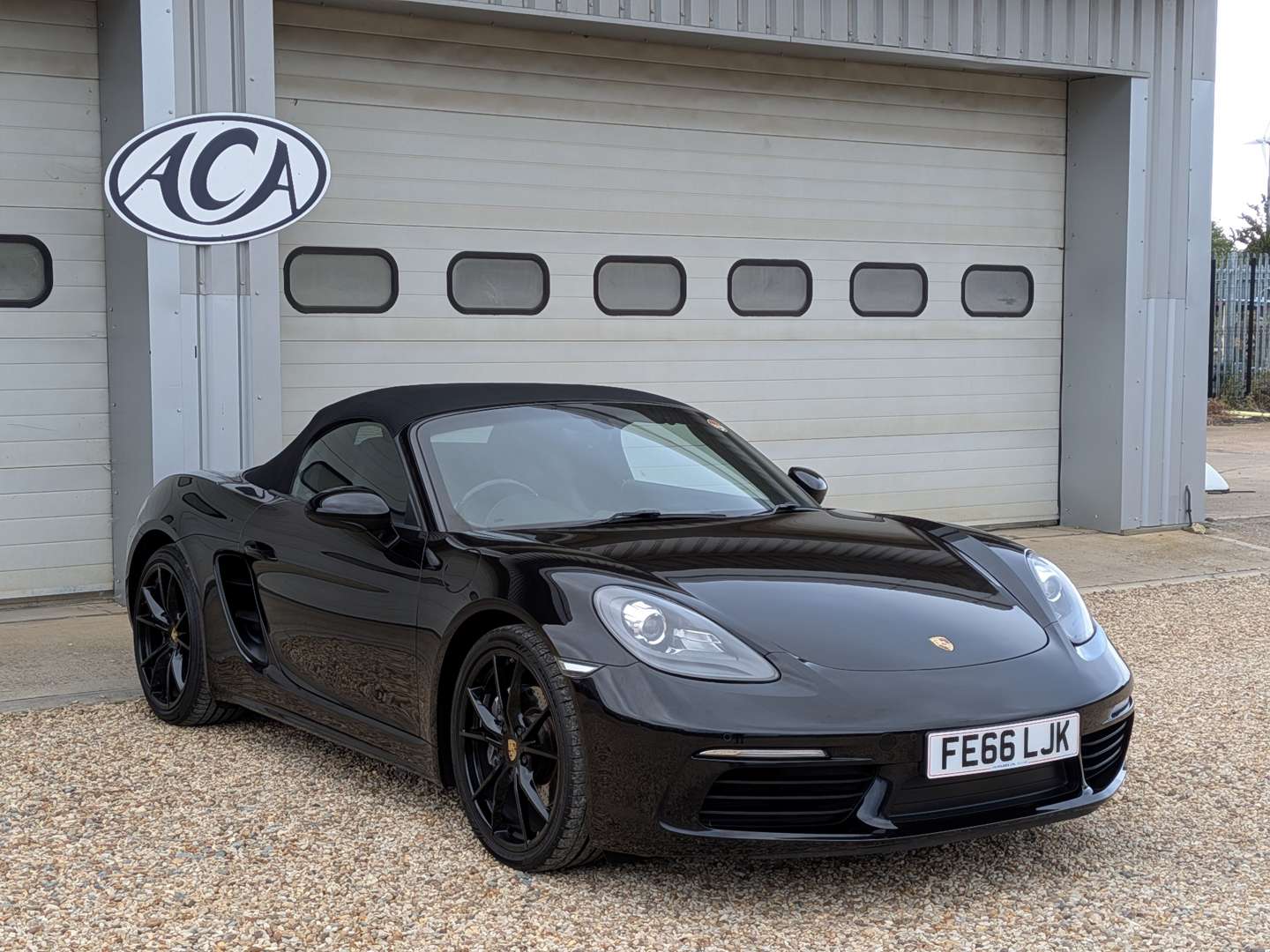 <p>2017 PORSCHE 718 BOXSTER</p>