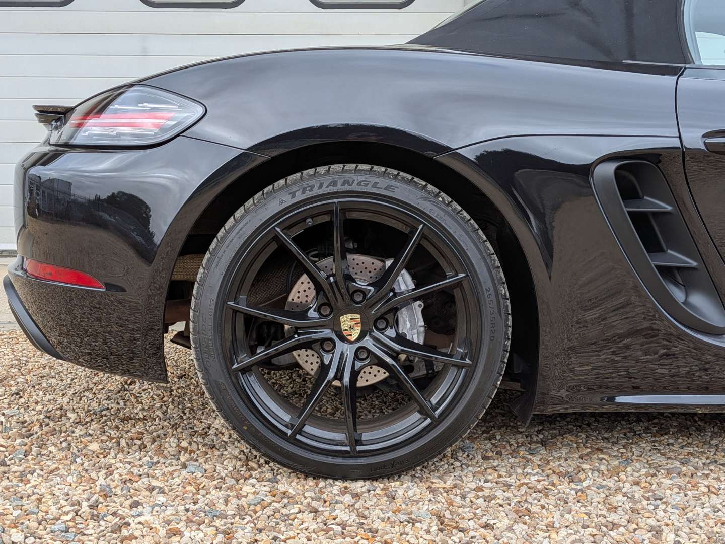 <p>2017 PORSCHE 718 BOXSTER</p>