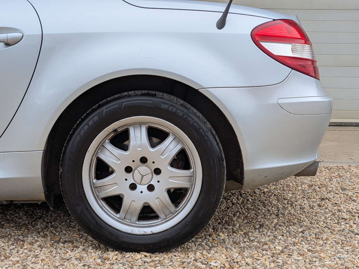 <p>2005 MERCEDES SLK 200 KOMPRESSOR R171 AUTO</p>