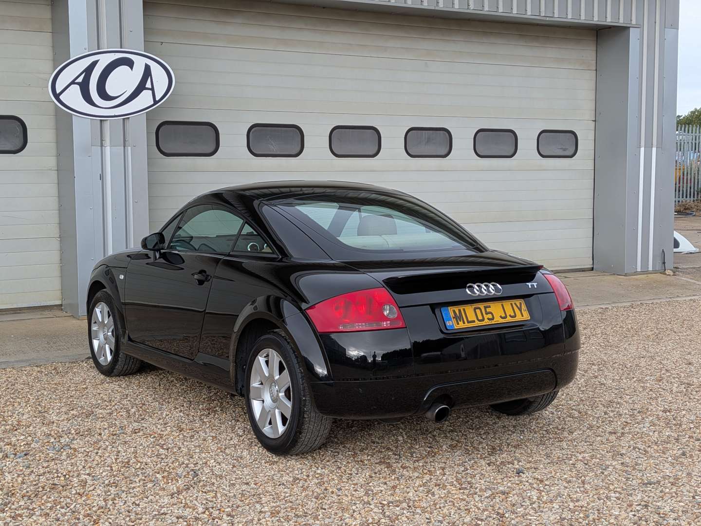 <p>2005 AUDI TT</p>