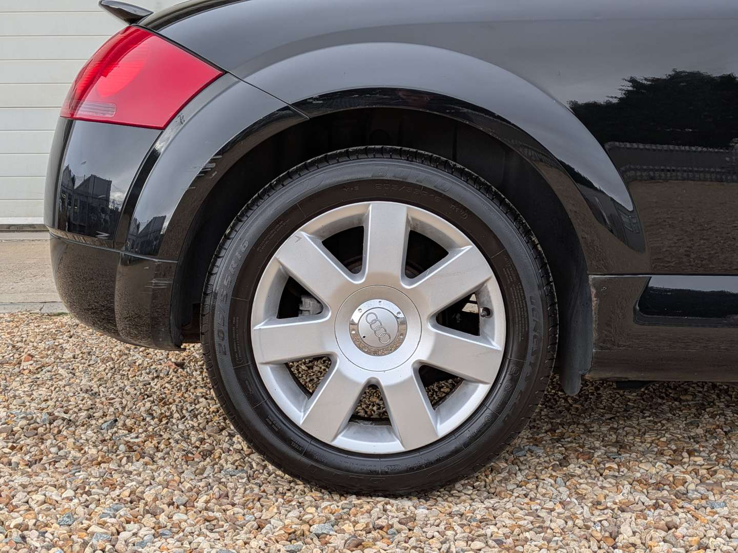 <p>2005 AUDI TT</p>