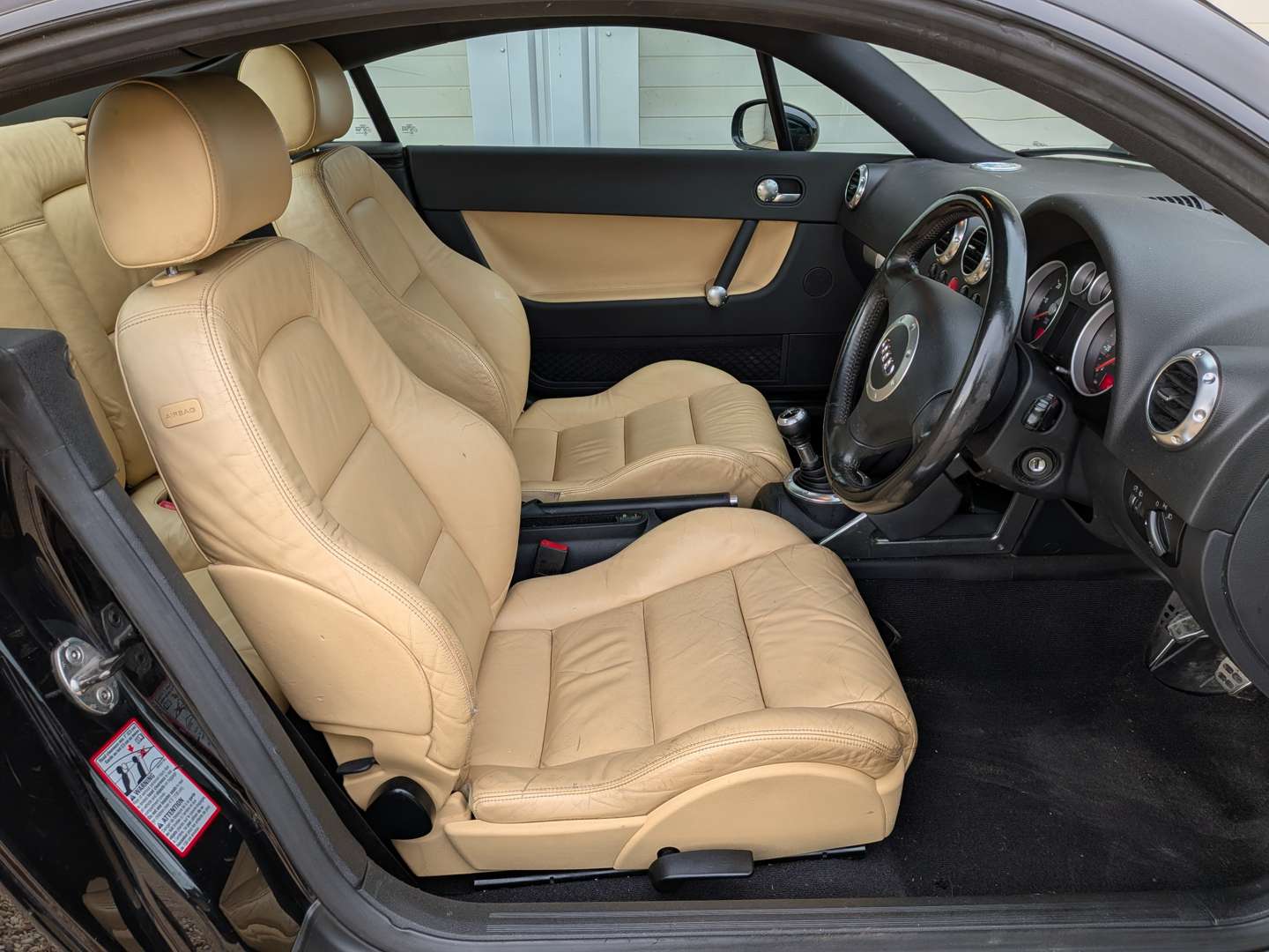 <p>2005 AUDI TT</p>