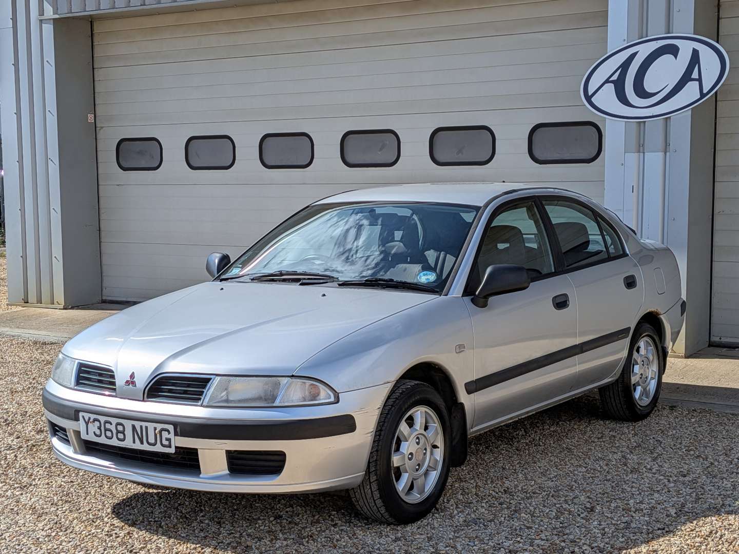<p>2001 MITSUBISHI CARISMA EQUIPPE GDI</p>